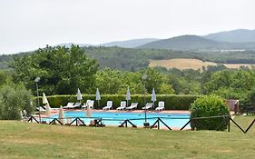 Relax Nella Jacuzzi In Toscana